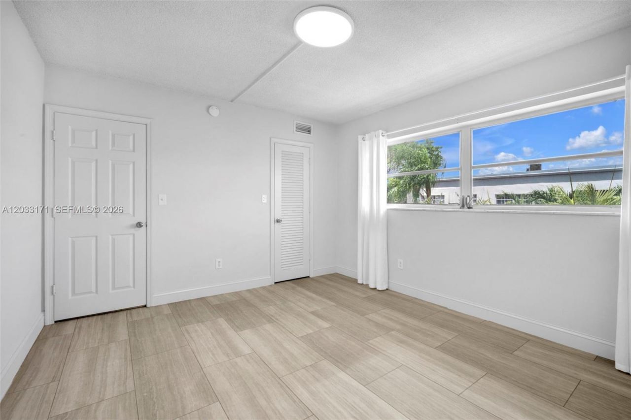 2101 NE 68th St , Unit 202, Fort Lauderdale, FL 33308 Photo