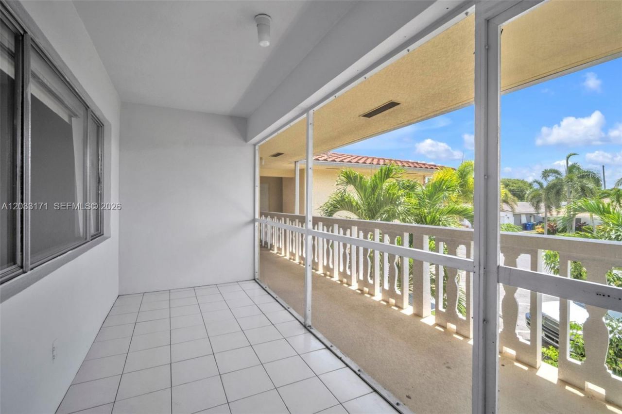2101 NE 68th St , Unit 202, Fort Lauderdale, FL 33308 Photo