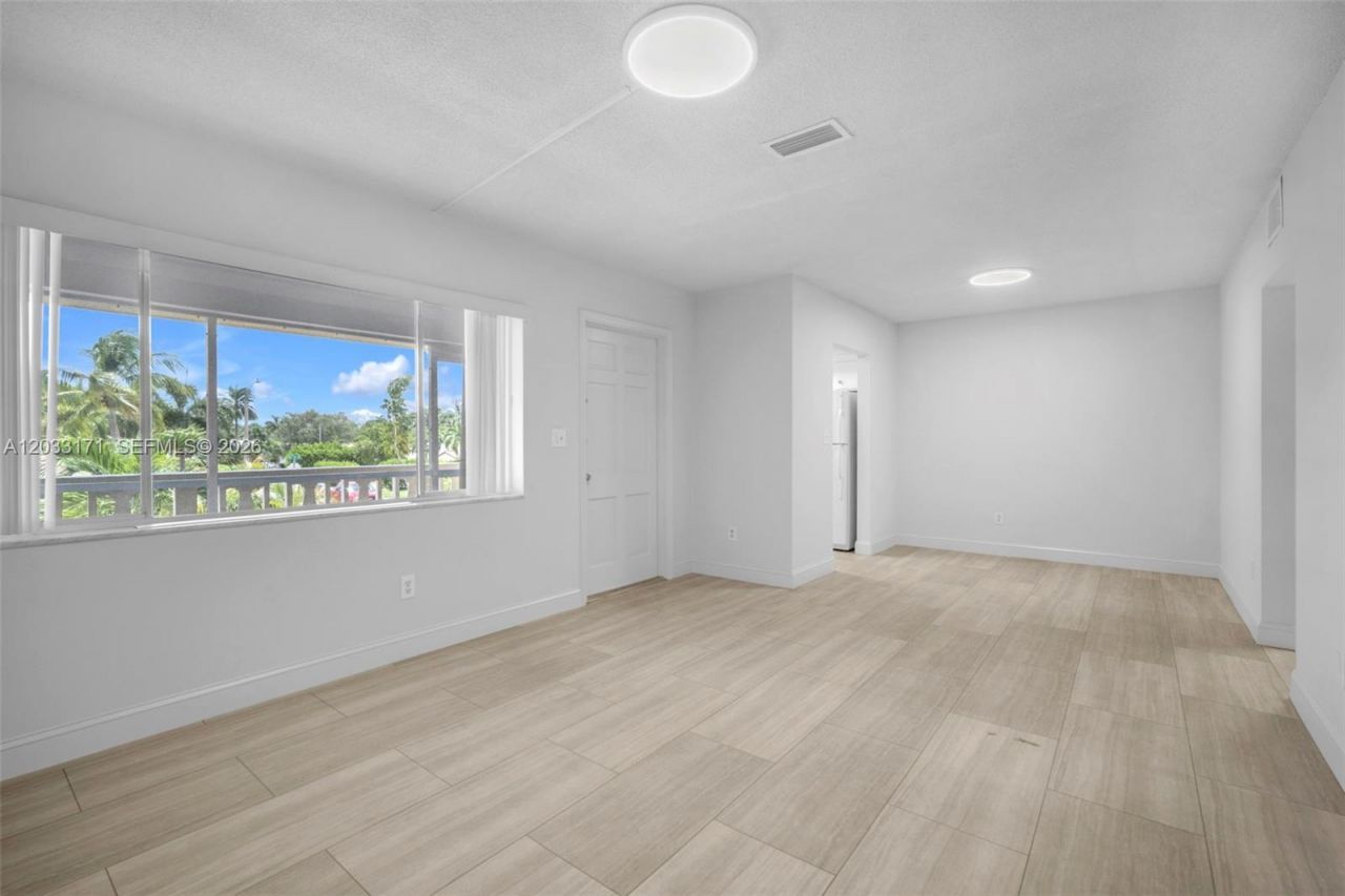2101 NE 68th St , Unit 202, Fort Lauderdale, FL 33308 Photo