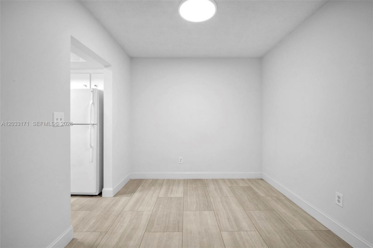 2101 NE 68th St , Unit 202, Fort Lauderdale, FL 33308 Photo