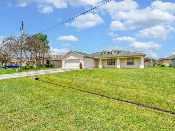 5767 NW Cahaba St , Port St. Lucie, FL 34986