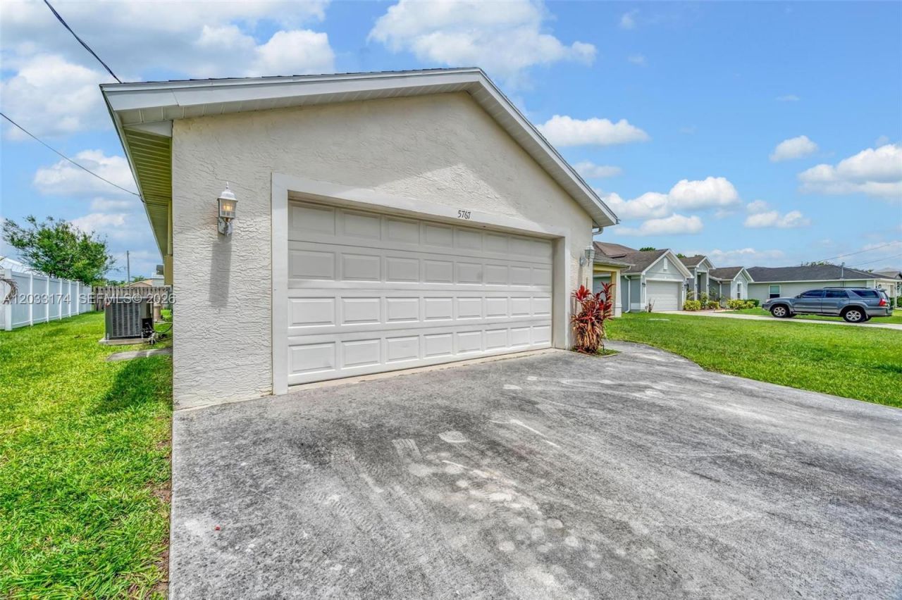 5767 NW Cahaba St , Port Saint Lucie, FL 34986 Photo