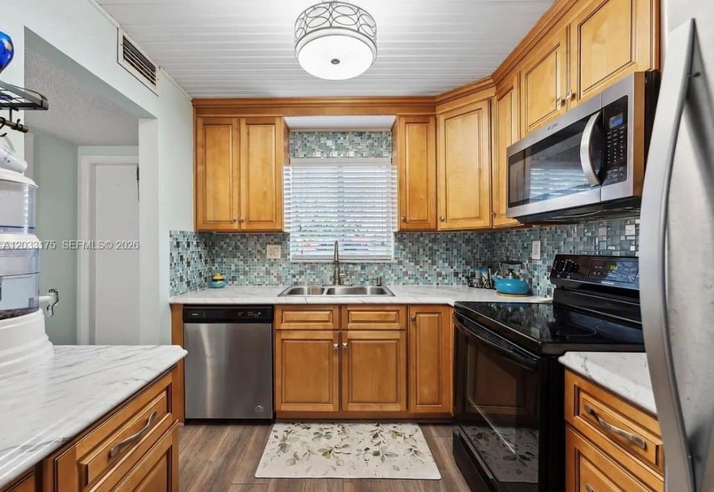 3300 Atlanta St , Unit 15B, Hollywood, FL 33021 Photo