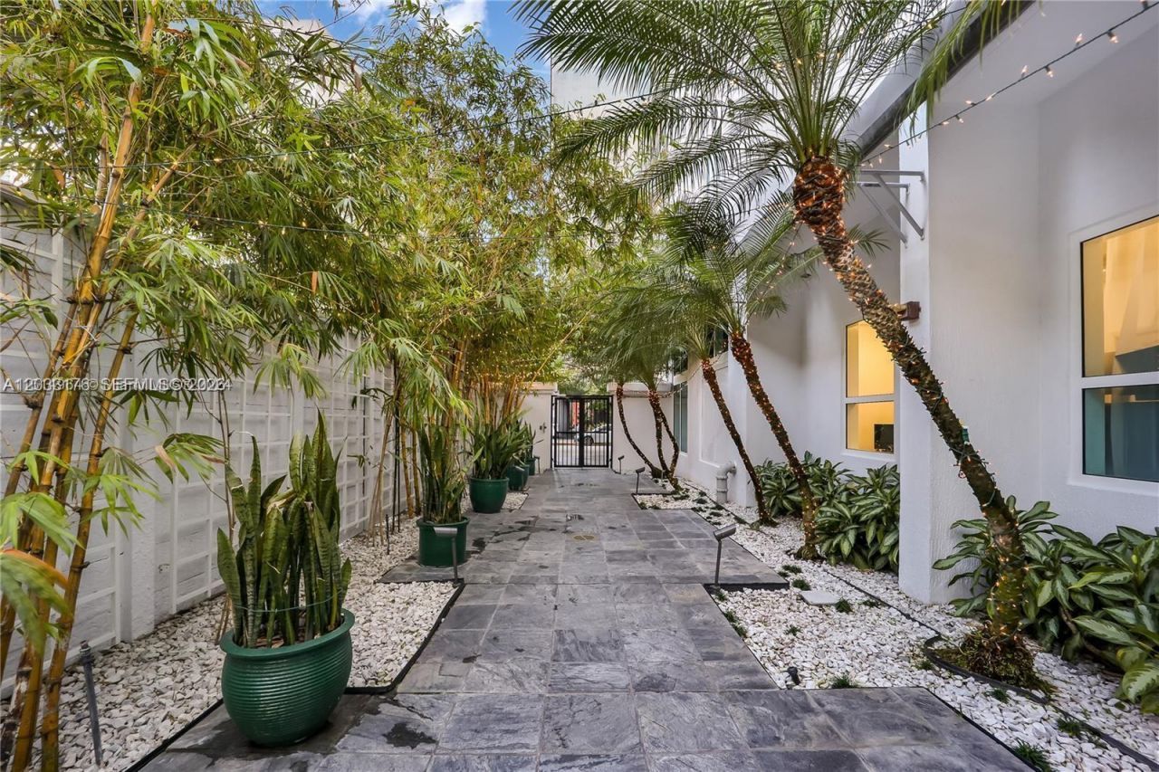 234 NE 3rd St , Unit 507, Miami, FL 33132 Photo