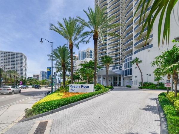 17201 Collins Ave, Unit 2209, Sunny Isles Beach, FL 33160