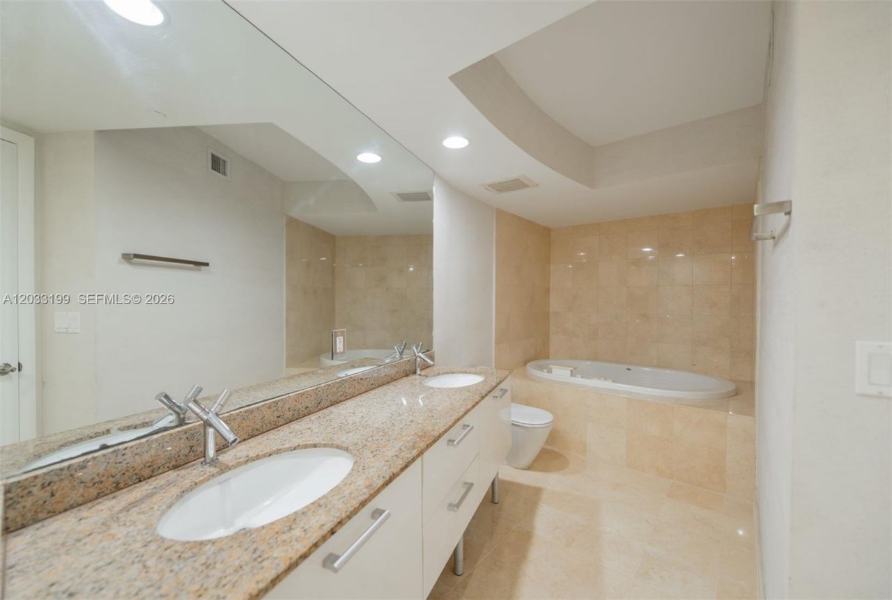 17201 Collins Ave, Unit 2209, Sunny Isles Beach, FL 33160 Photo