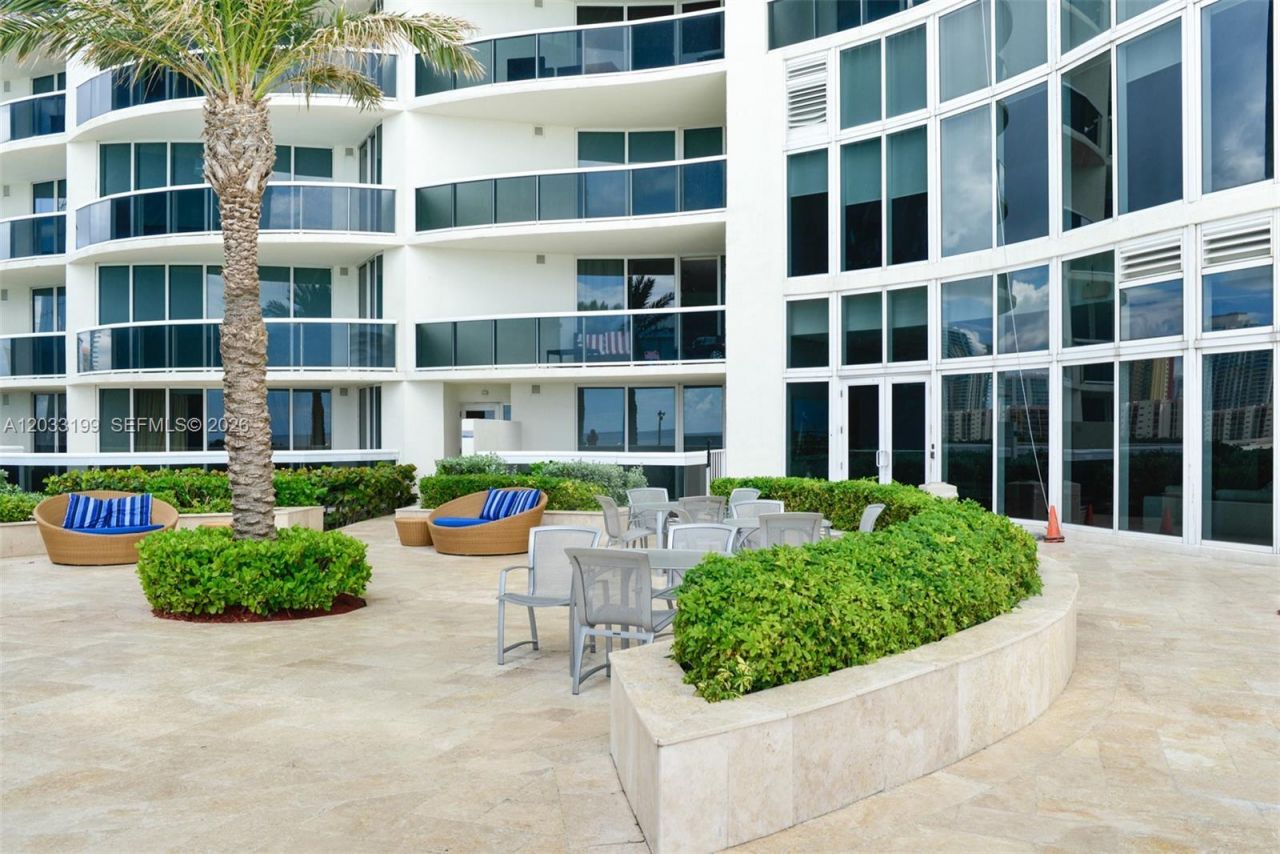 17201 Collins Ave, Unit 2209, Sunny Isles Beach, FL 33160 Photo