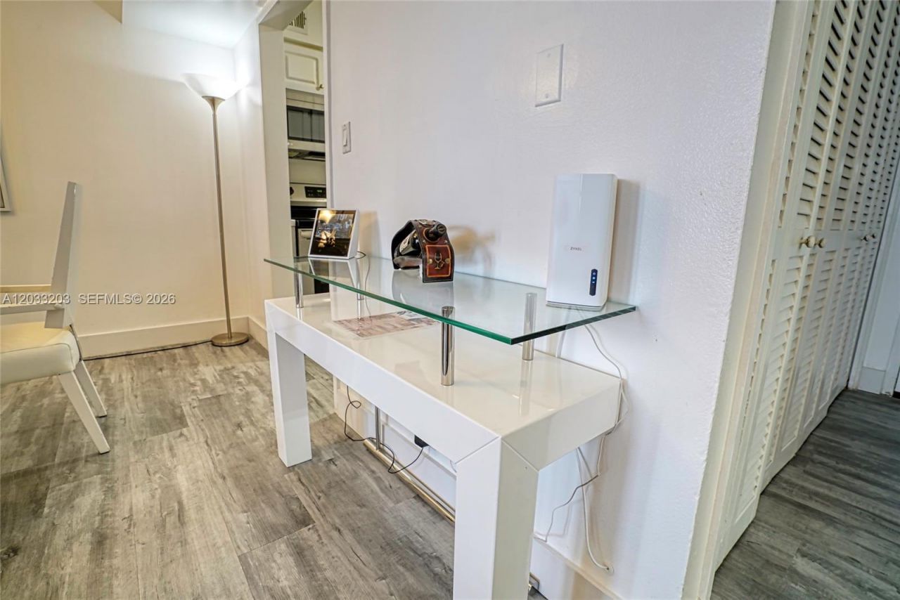 5225 Collins Ave , Unit 1204, Miami Beach, FL 33140 Photo