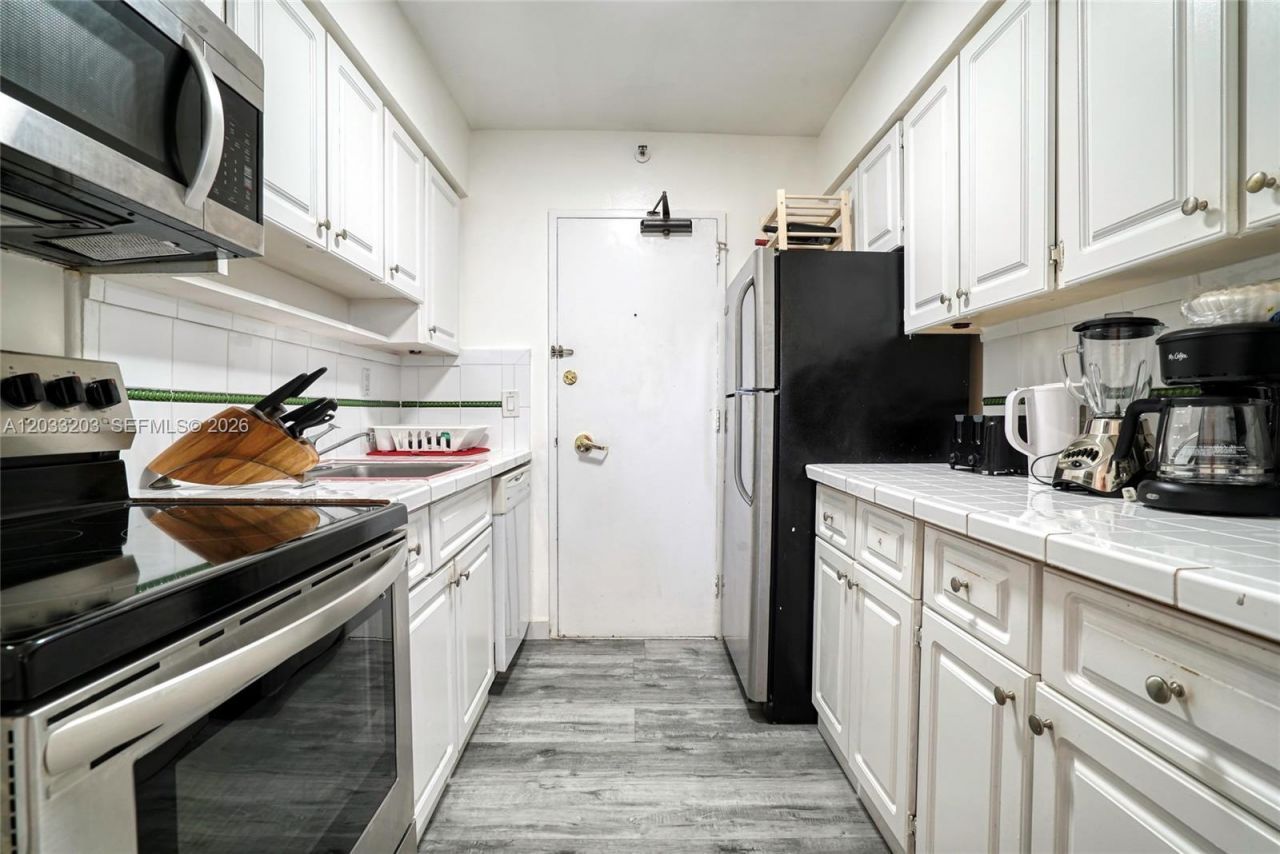 5225 Collins Ave , Unit 1204, Miami Beach, FL 33140 Photo