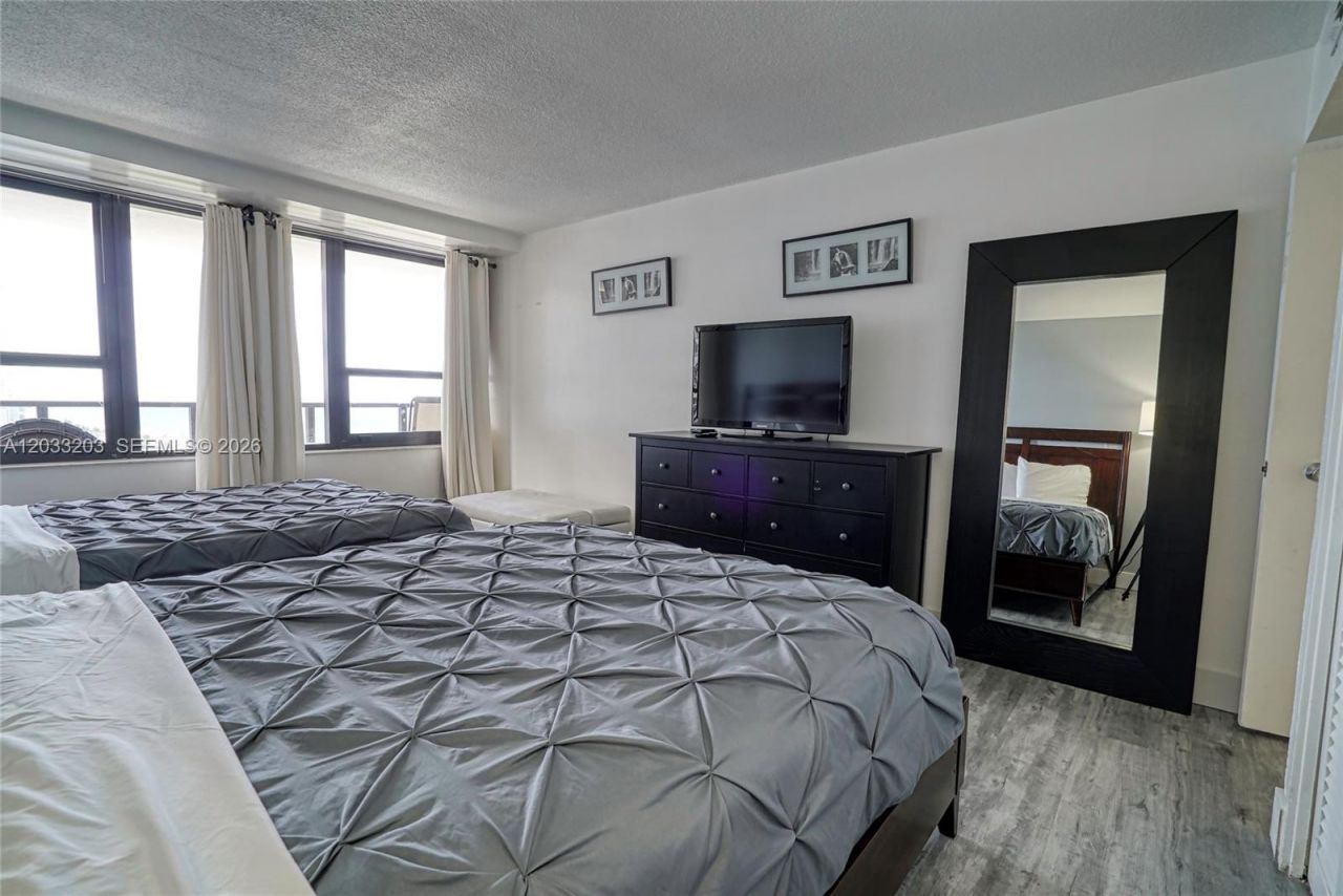 5225 Collins Ave , Unit 1204, Miami Beach, FL 33140 Photo