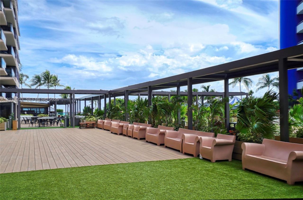 5225 Collins Ave , Unit 1204, Miami Beach, FL 33140 Photo