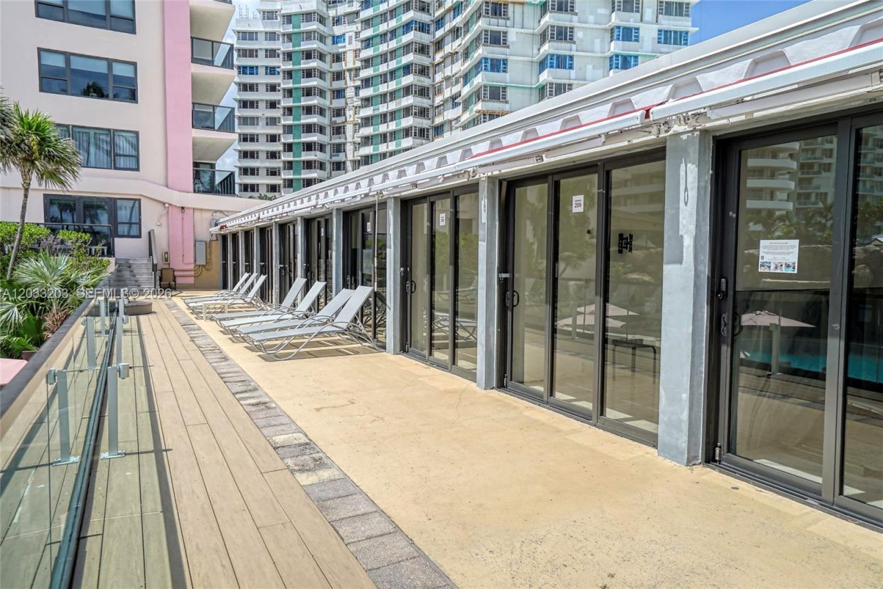 5225 Collins Ave , Unit 1204, Miami Beach, FL 33140 Photo
