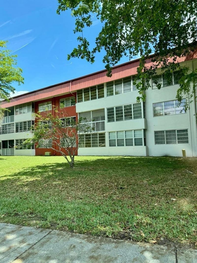 1400 NE 191st St , Unit 310, Miami, FL 33179 Photo