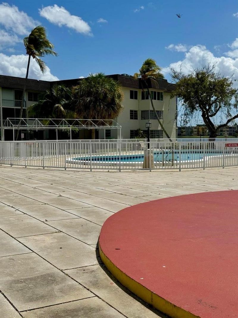 1400 NE 191st St , Unit 310, Miami, FL 33179 Photo