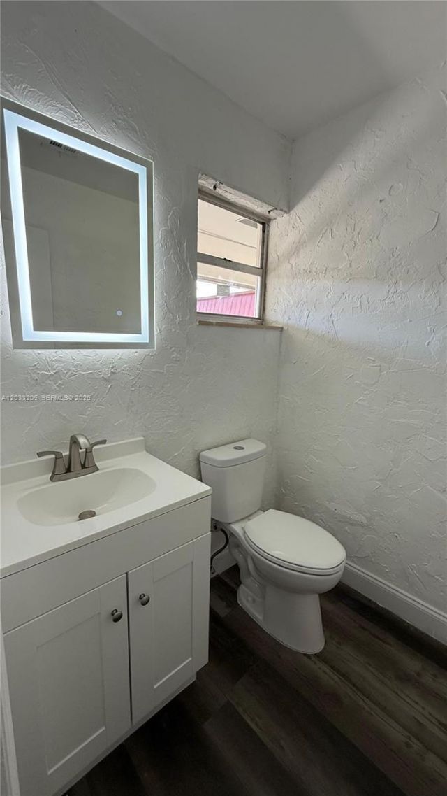1400 NE 191st St , Unit 310, Miami, FL 33179 Photo