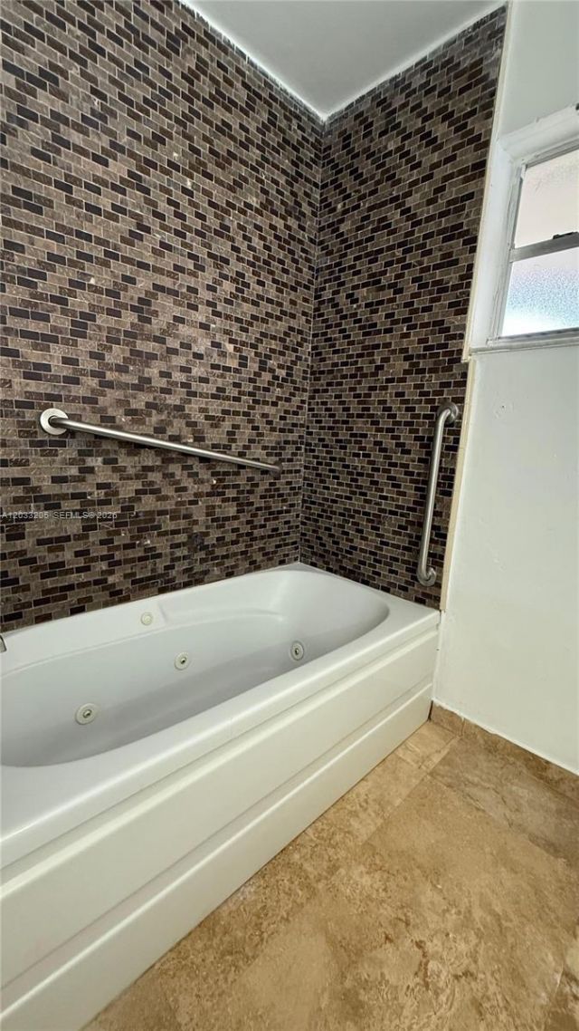 1400 NE 191st St , Unit 310, Miami, FL 33179 Photo