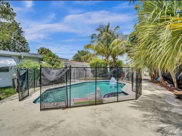 2442 Garfield St , Unit 4, Hollywood, FL 33020
