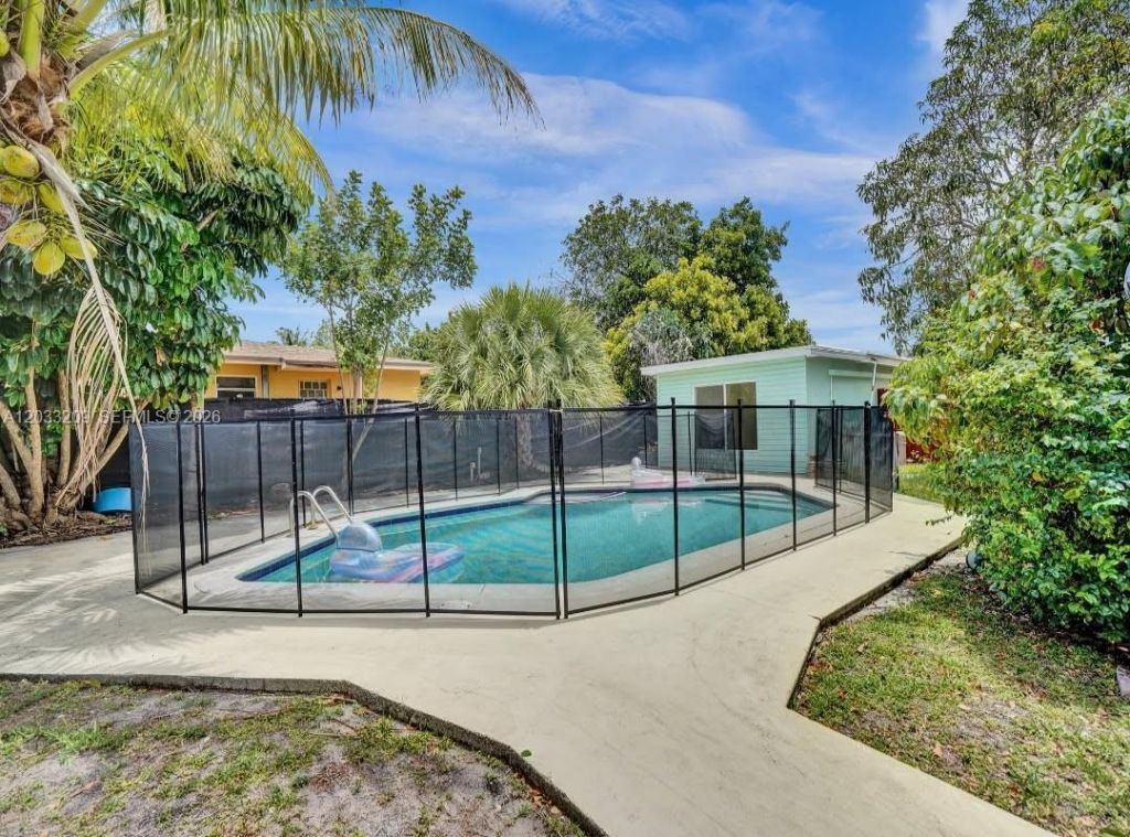 2442 Garfield St, Unit 4, Hollywood, FL 33020 Photo