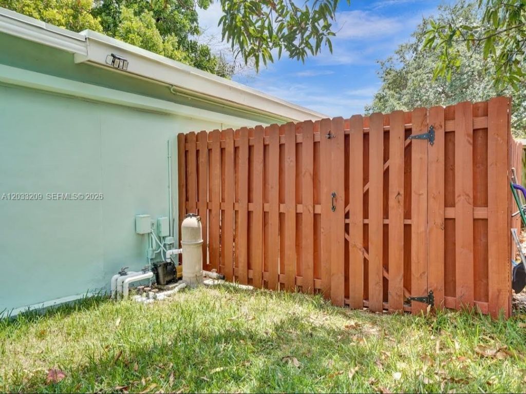 2442 Garfield St, Unit 4, Hollywood, FL 33020 Photo