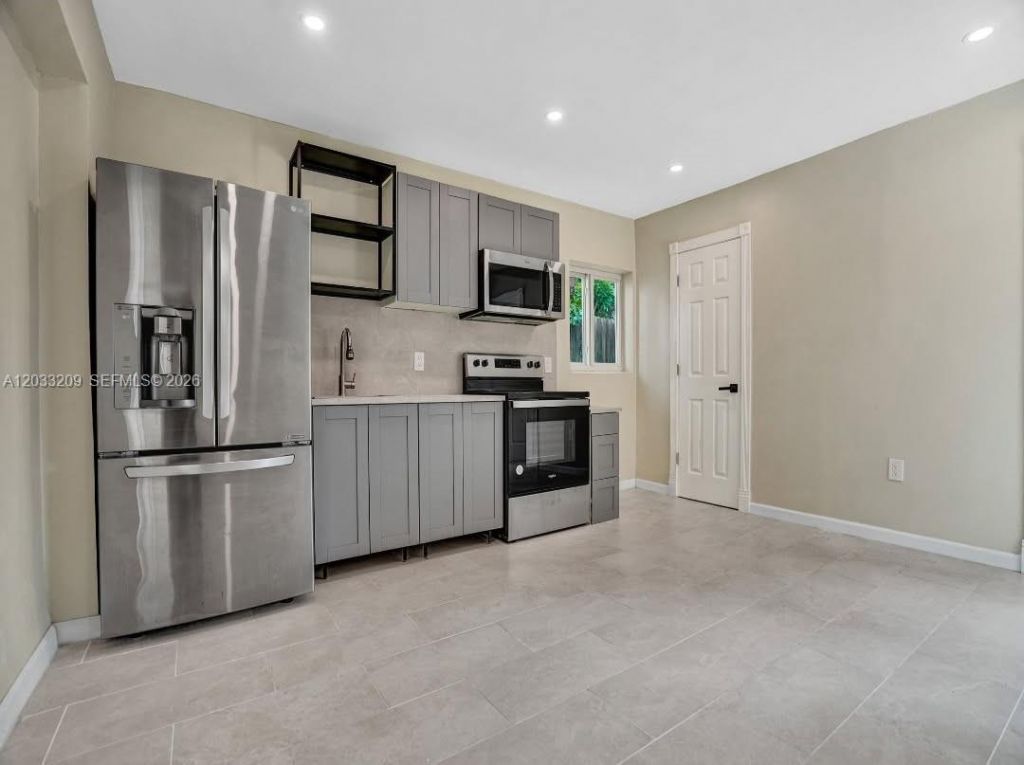 2442 Garfield St, Unit 4, Hollywood, FL 33020 Photo