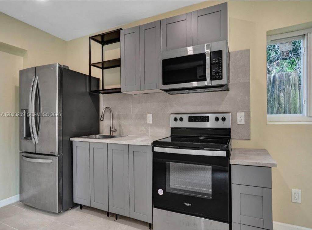 2442 Garfield St, Unit 4, Hollywood, FL 33020 Photo