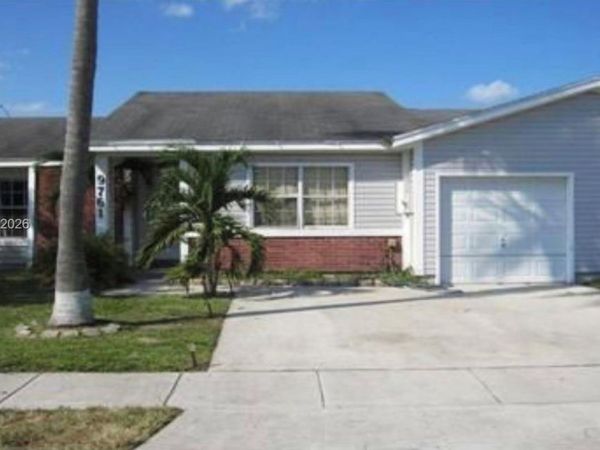 9761 W Heather Ln , Miramar, FL 33025
