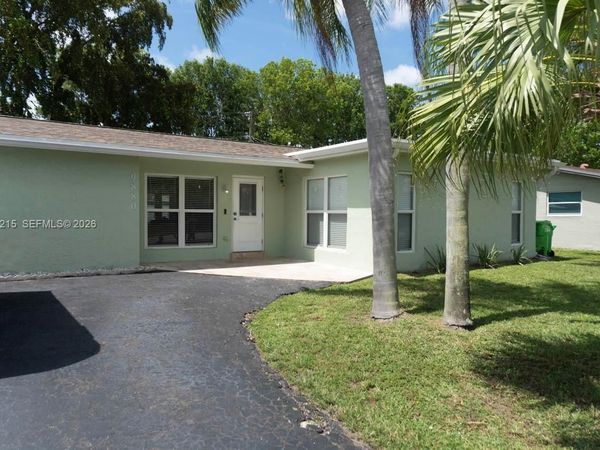 9880 NW 24th Pl , Sunrise, FL 33322