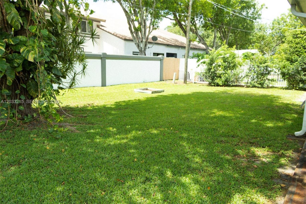 9880 NW 24th Pl , Sunrise, FL 33322 Photo