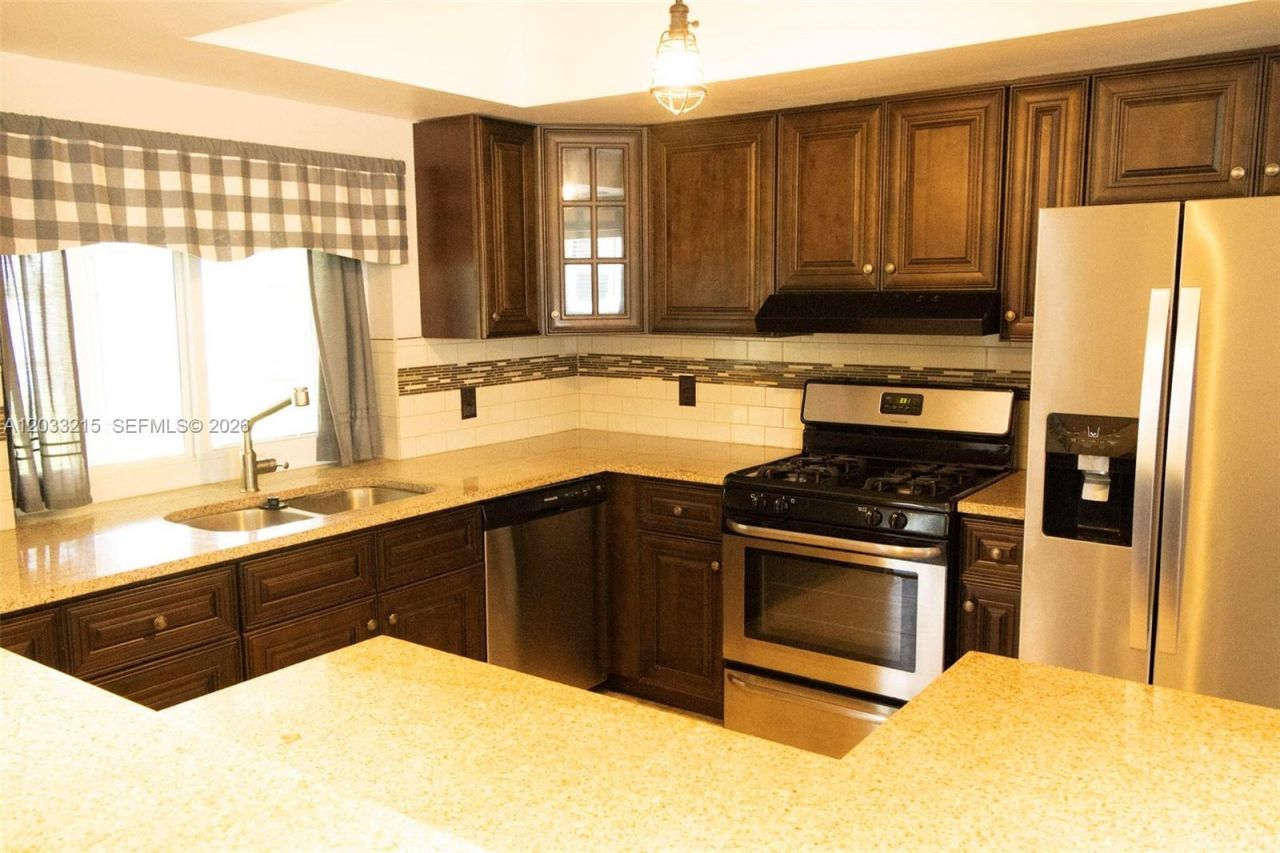 9880 NW 24th Pl , Sunrise, FL 33322 Photo