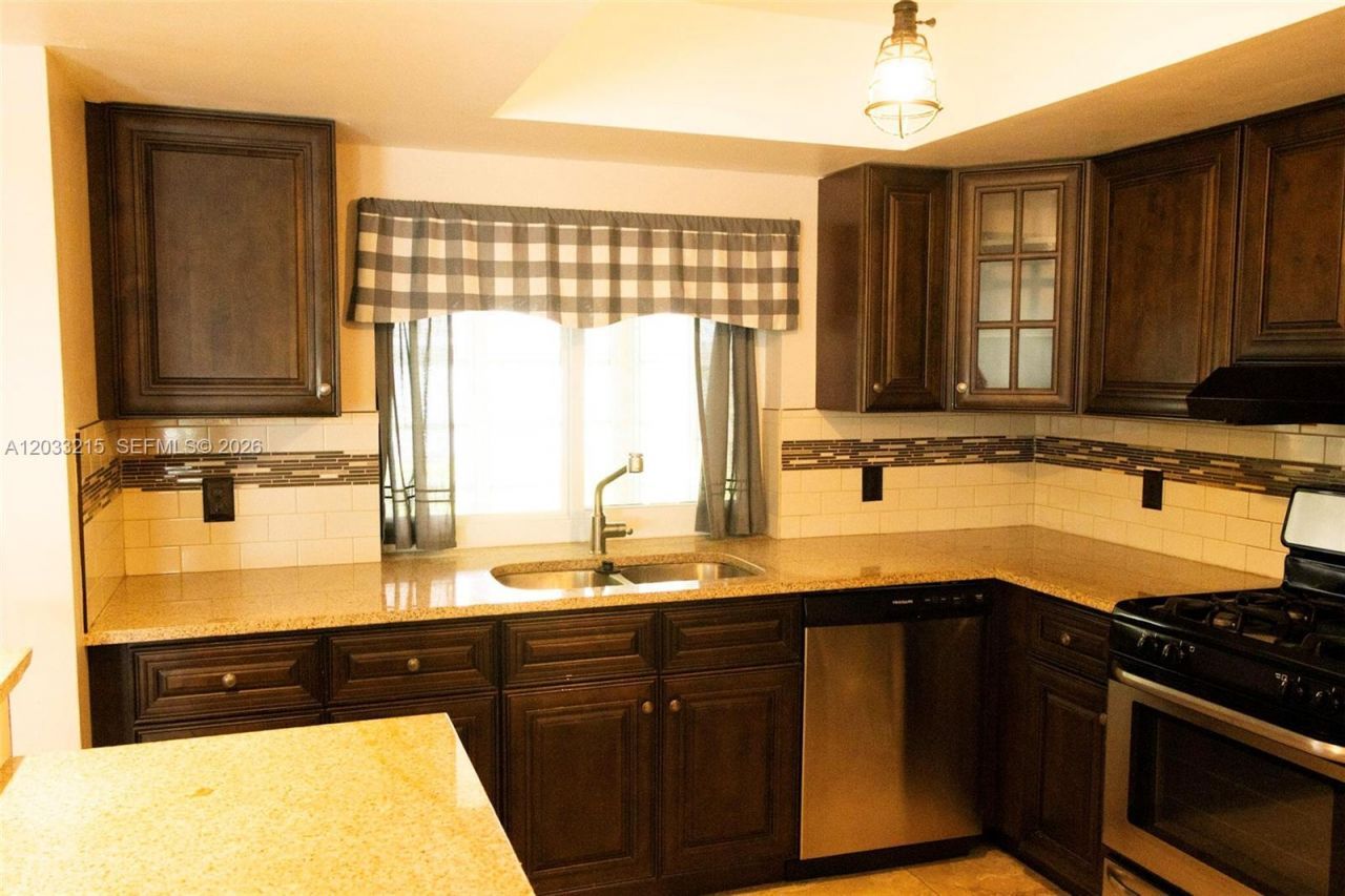 9880 NW 24th Pl , Sunrise, FL 33322 Photo