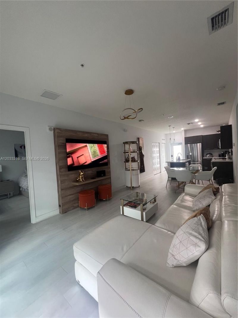 4670 NW 84th Ave , Unit 32, Doral, FL 33166 Photo
