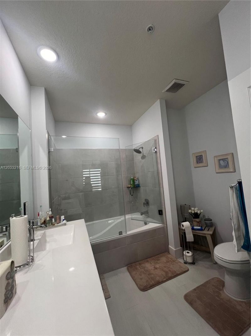 4670 NW 84th Ave , Unit 32, Doral, FL 33166 Photo