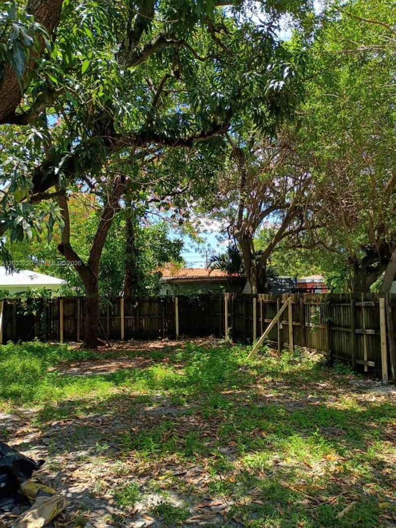 944 NW 51st St, Miami, FL 33127 Photo