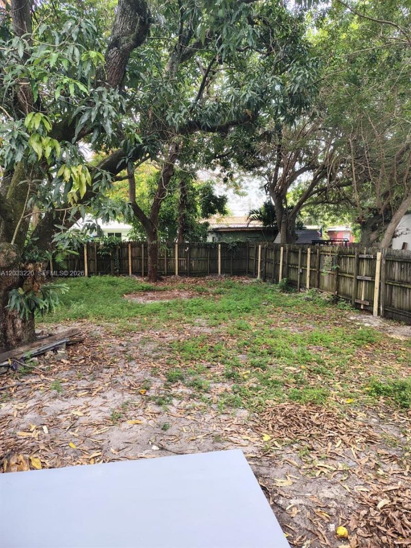 944 NW 51st St, Miami, FL 33127 Photo
