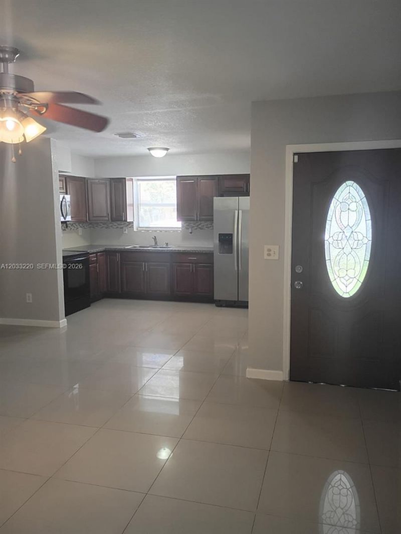 944 NW 51st St, Miami, FL 33127 Photo