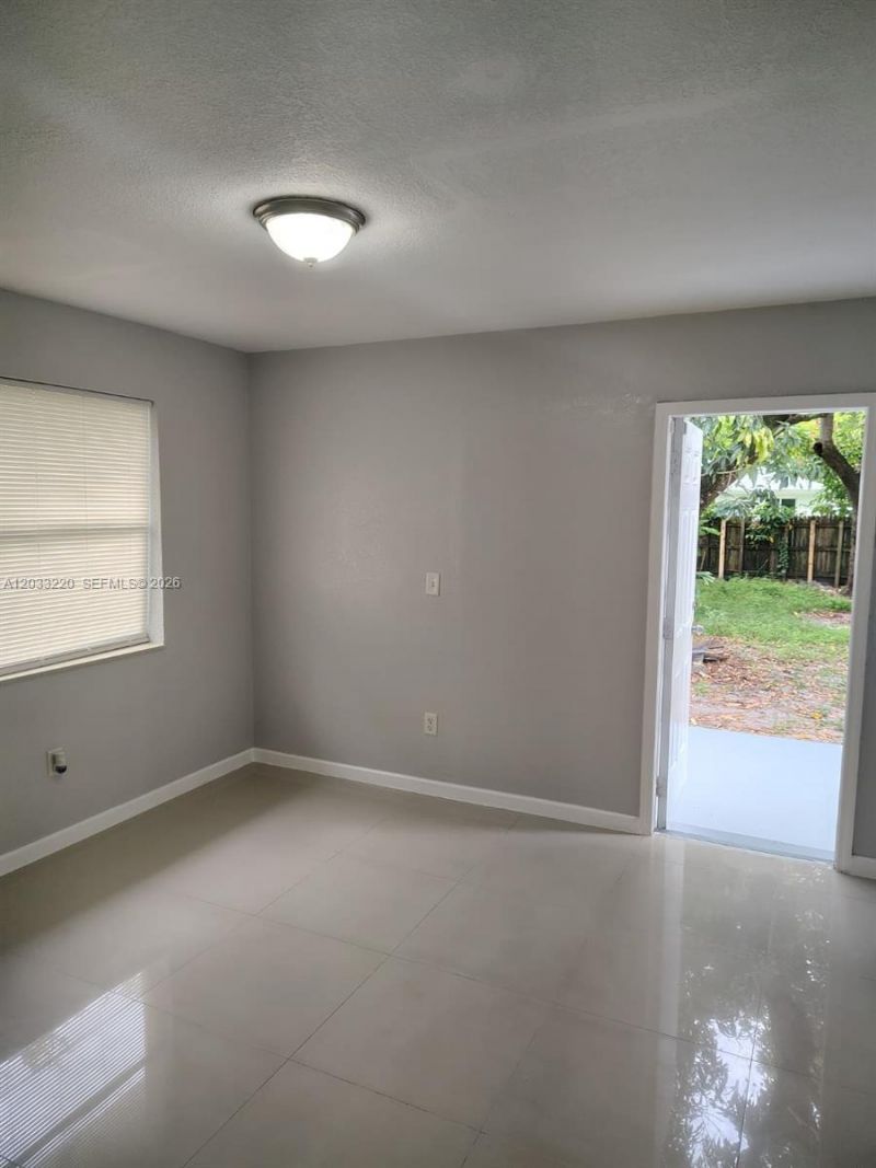 944 NW 51st St, Miami, FL 33127 Photo