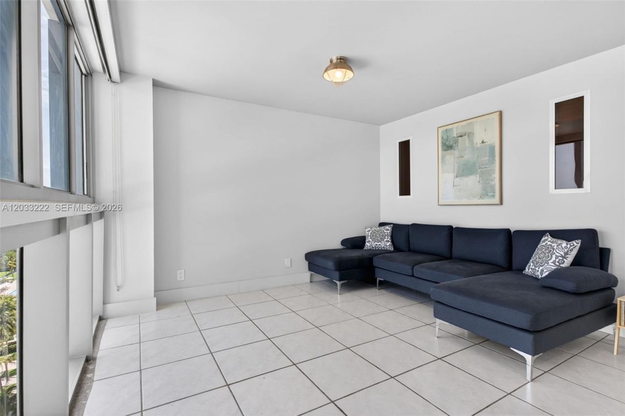 2655 Collins Ave , Unit 1512, Miami Beach, FL 33140 Photo
