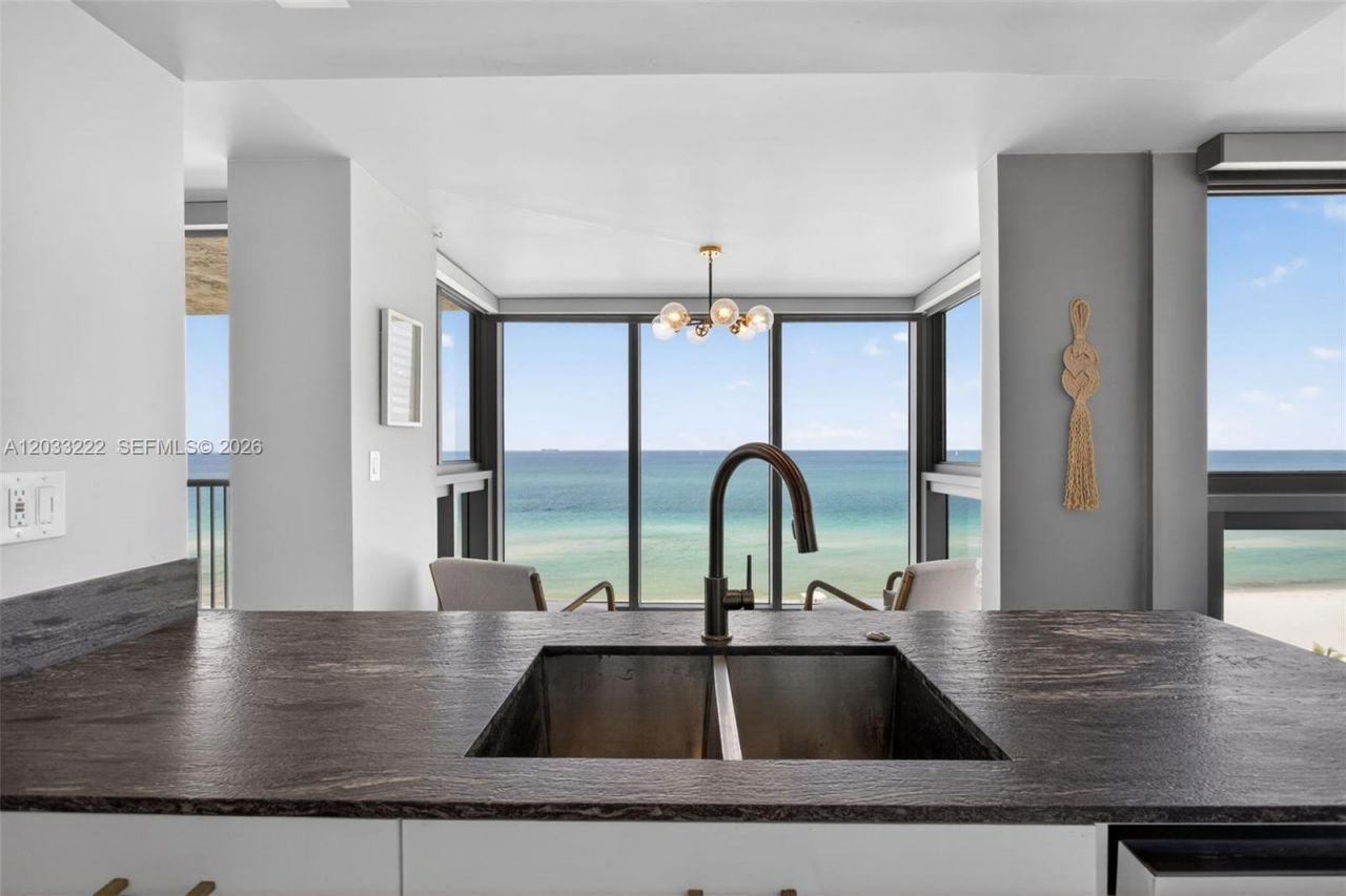 2655 Collins Ave , Unit 1512, Miami Beach, FL 33140 Photo