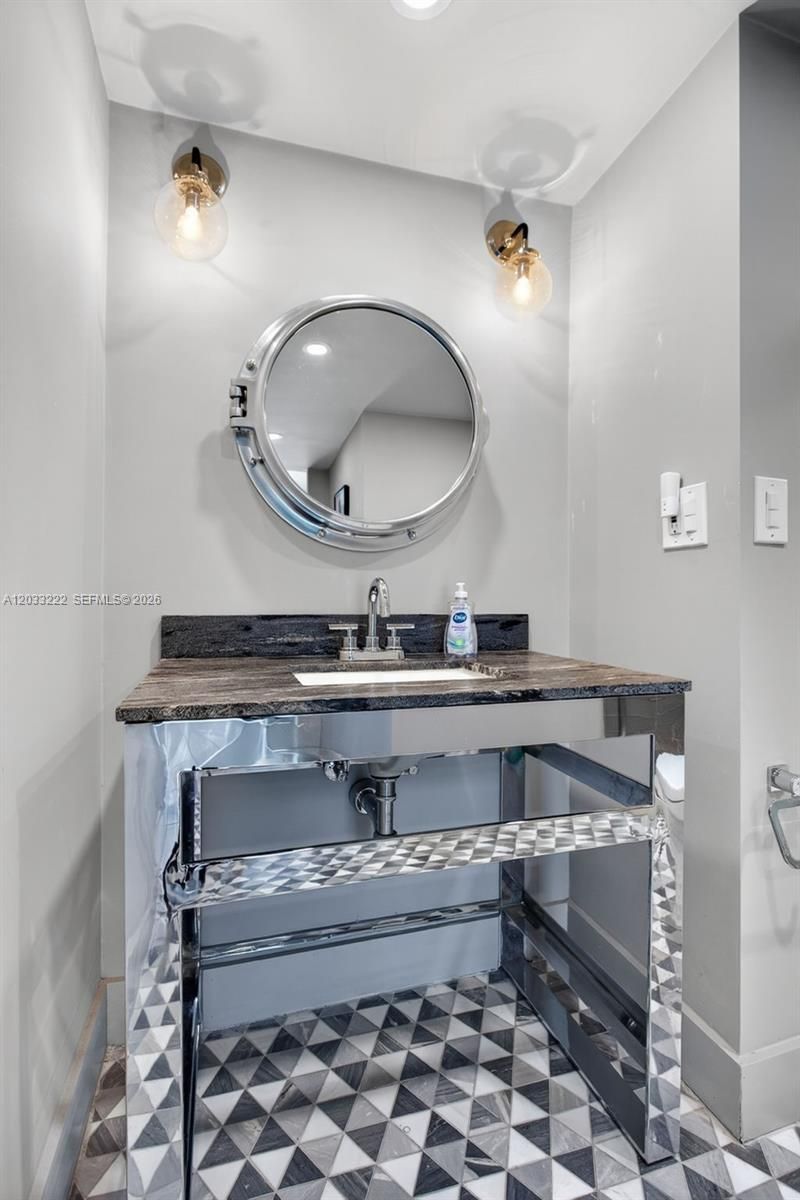 2655 Collins Ave , Unit 1512, Miami Beach, FL 33140 Photo
