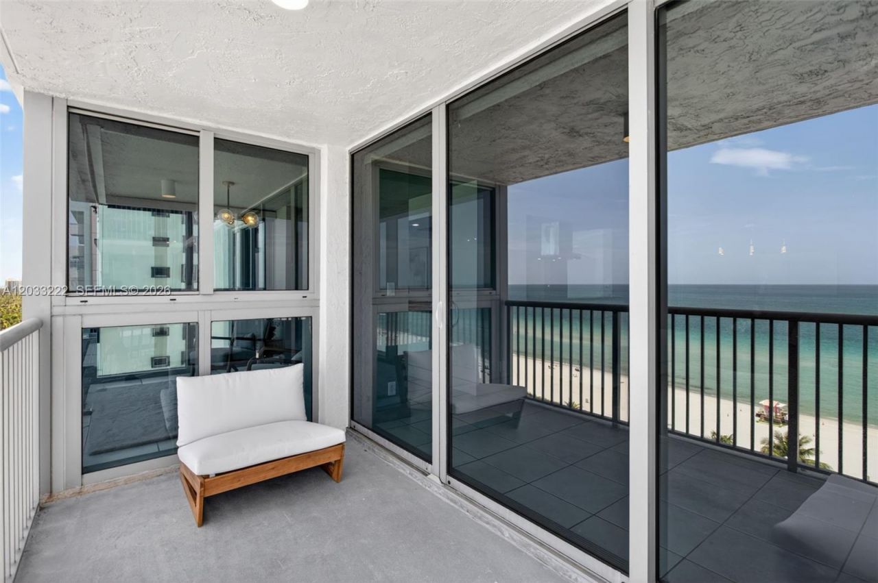 2655 Collins Ave , Unit 1512, Miami Beach, FL 33140 Photo