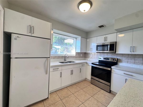 7900 NW 16th St , Pembroke Pines, FL 33024