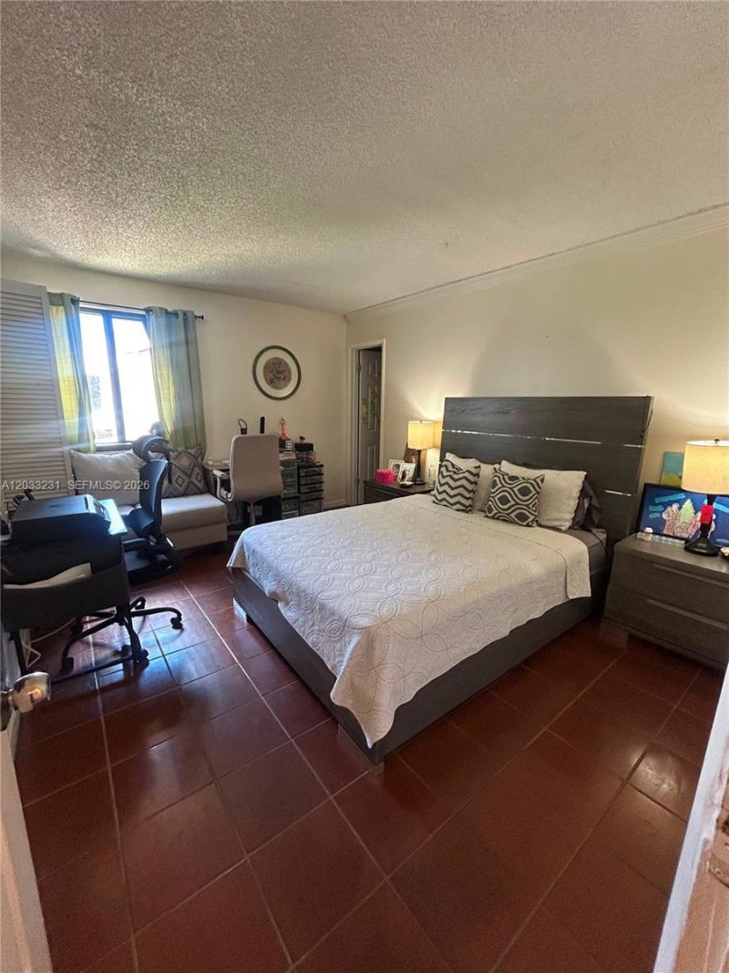10284 NW 9th St Cir , Unit 204, Miami, FL 33172 Photo