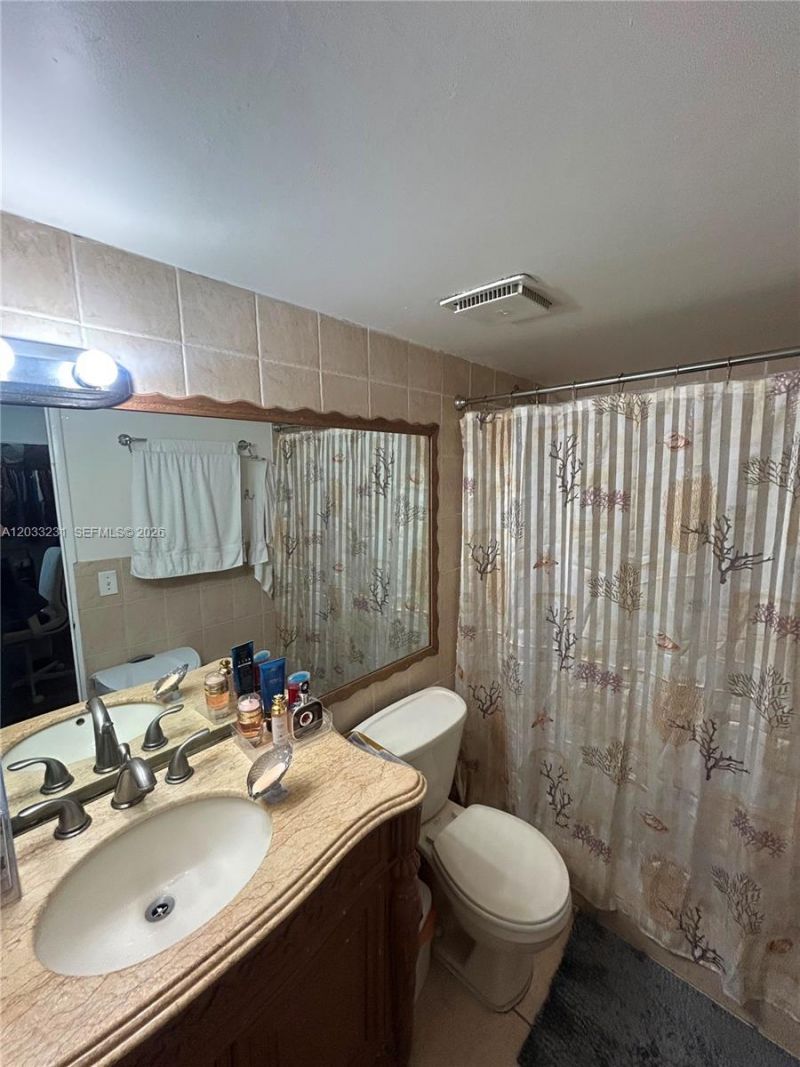 10284 NW 9th St Cir , Unit 204, Miami, FL 33172 Photo