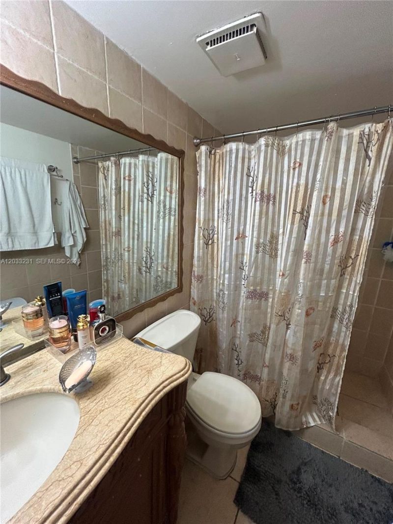 10284 NW 9th St Cir , Unit 204, Miami, FL 33172 Photo