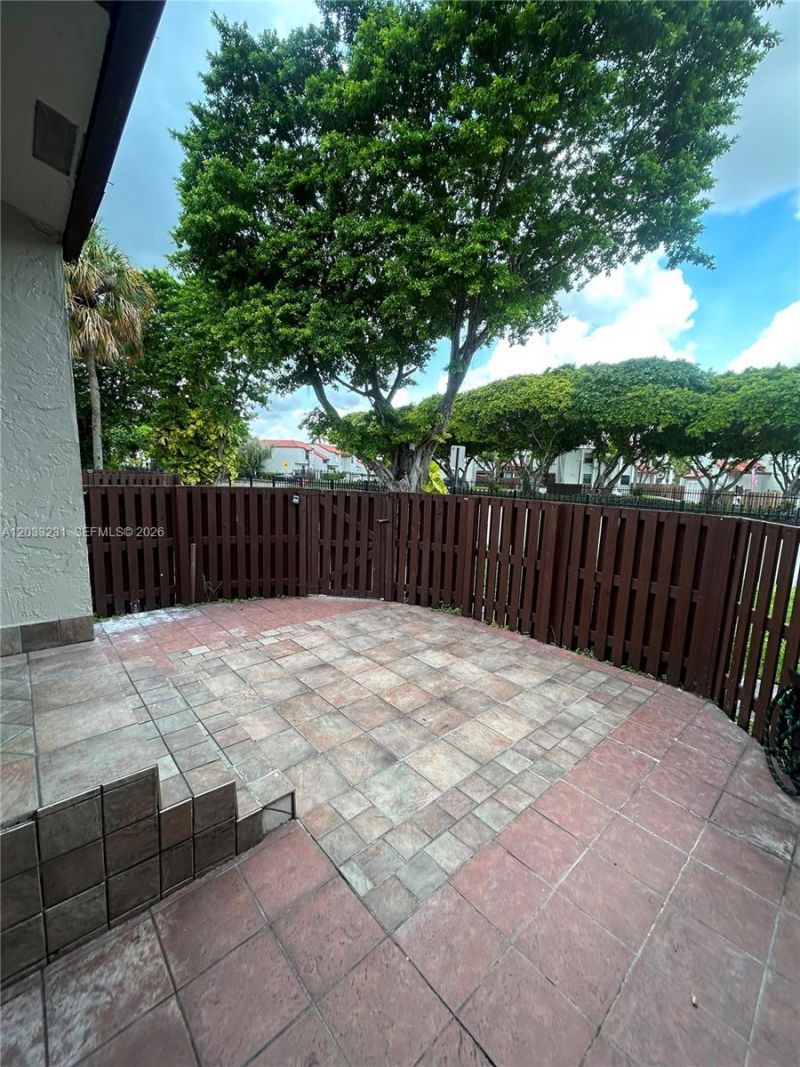 10284 NW 9th St Cir, Unit 204, Miami, FL 33172 Photo