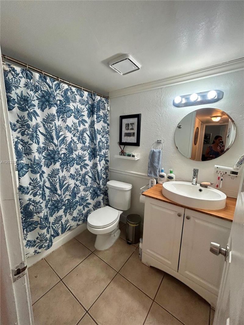 10284 NW 9th St Cir , Unit 204, Miami, FL 33172 Photo