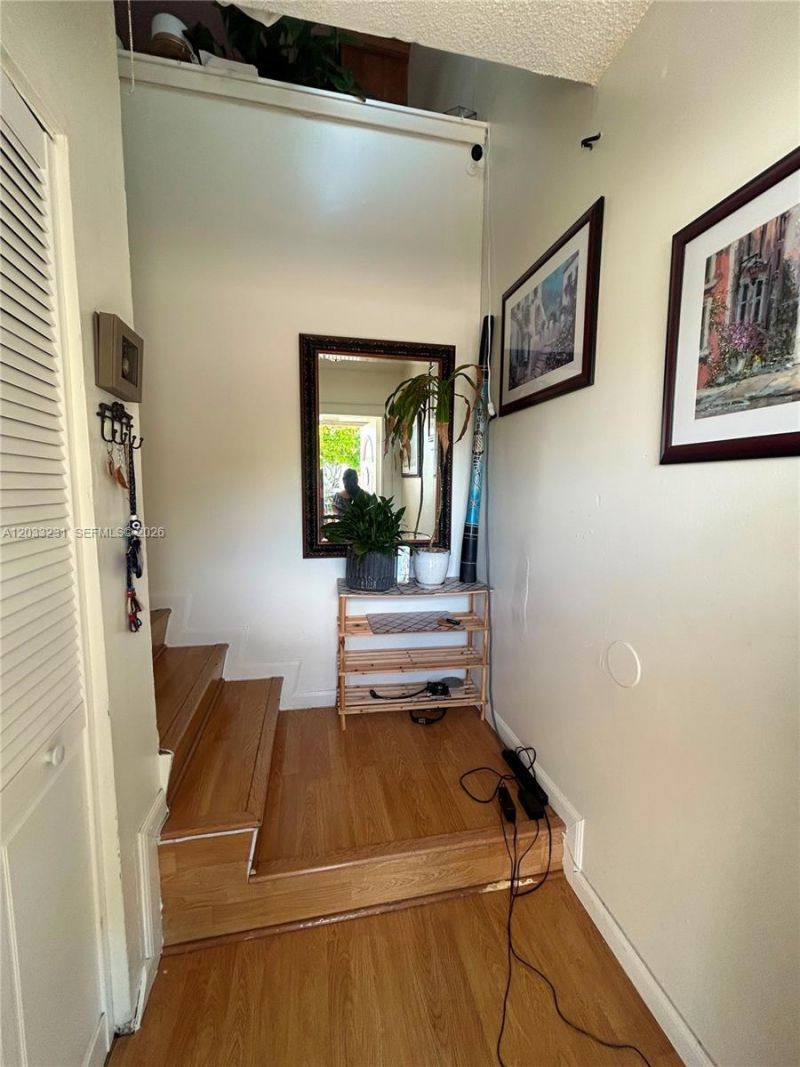 10284 NW 9th St Cir, Unit 204, Miami, FL 33172 Photo