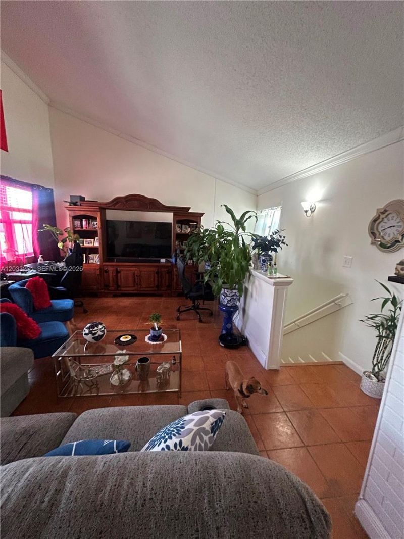 10284 NW 9th St Cir , Unit 204, Miami, FL 33172 Photo