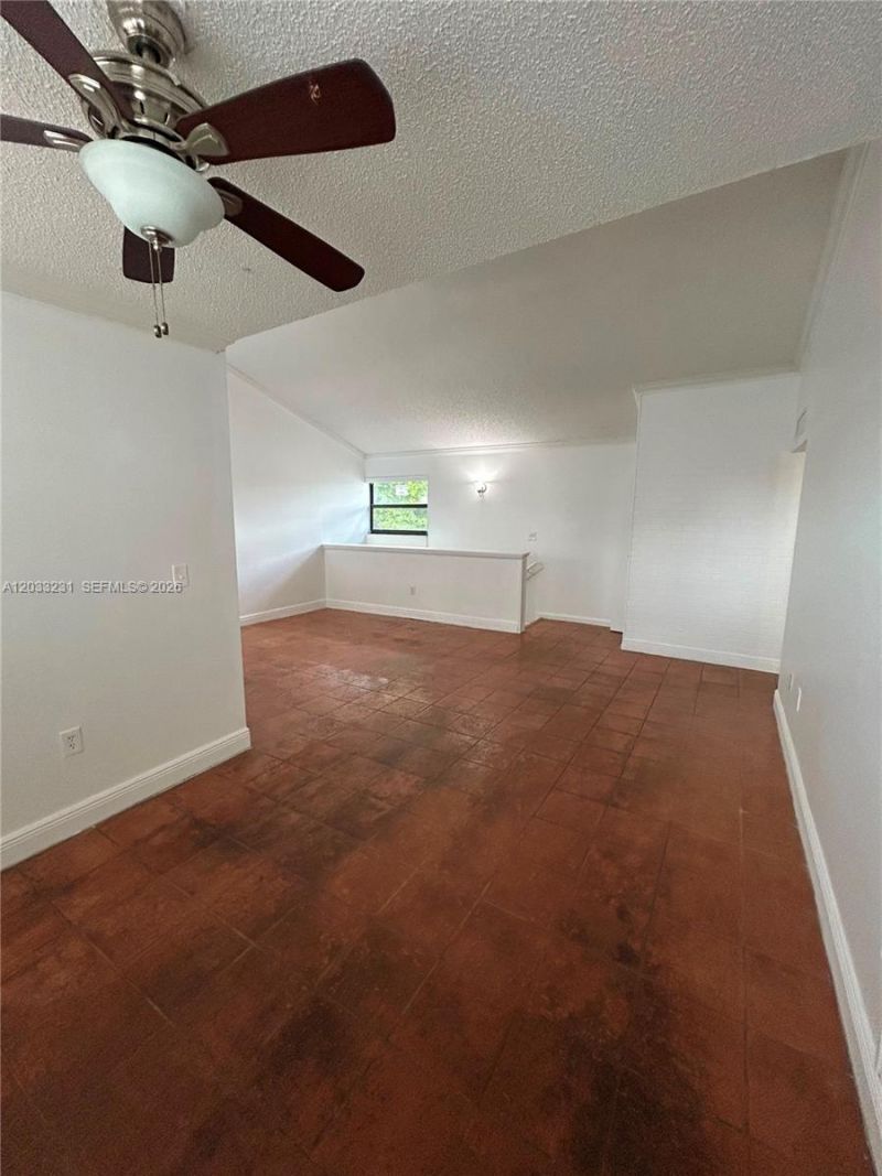 10284 NW 9th St Cir, Unit 204, Miami, FL 33172 Photo