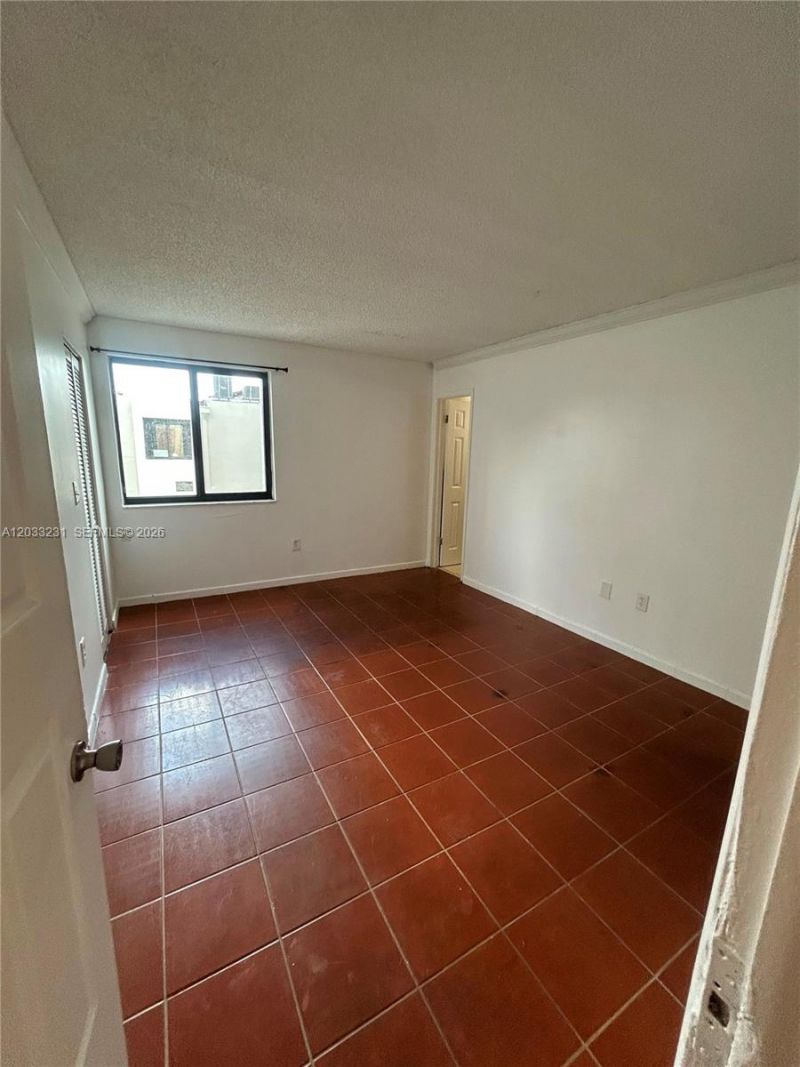 10284 NW 9th St Cir, Unit 204, Miami, FL 33172 Photo